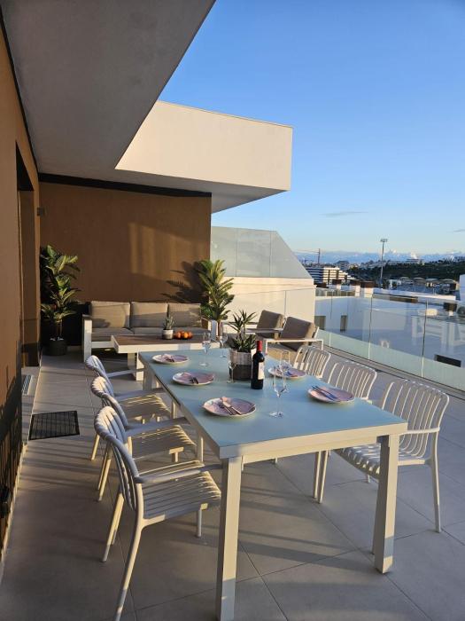 J&J Luxury Apartments