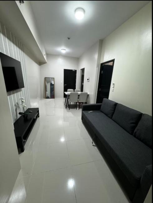 C12F JRM Staycation Naia T3 Near Airport With Parking