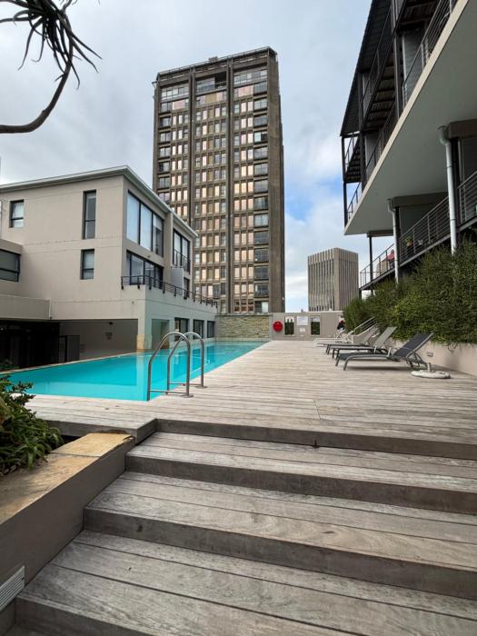 Elegant Oasis in Cape Town CBD Pool Gym & City Views
