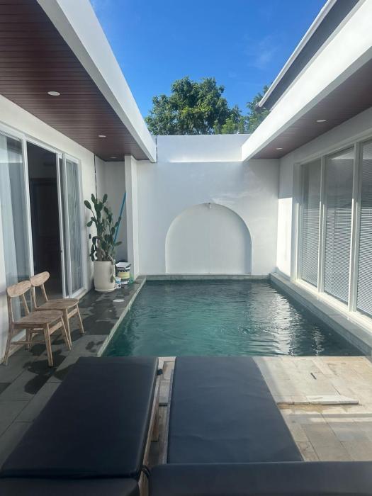 Stylish Villa, 2BR ,GREAT VALUE, Great Location !