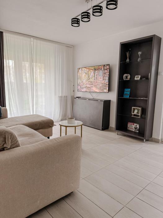 Hideout Cozy 2 rooms near Palas Mall & city center, warmy, invoice available, parking space, Ultracomfy