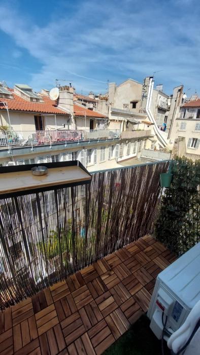 Apartment in Noailles Marseille