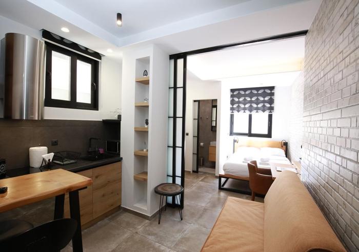 Emily in Athens - Central design awarded flat Syntagma E3