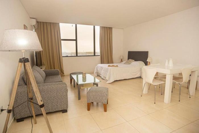 Ideal si estas de paso en Nordelta, con desayuno básico incluido