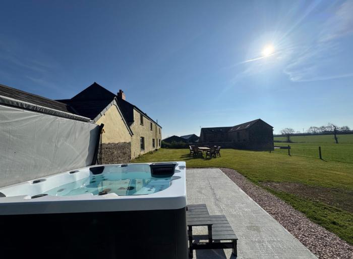 Combined Let for Farmhouse and Two Barns