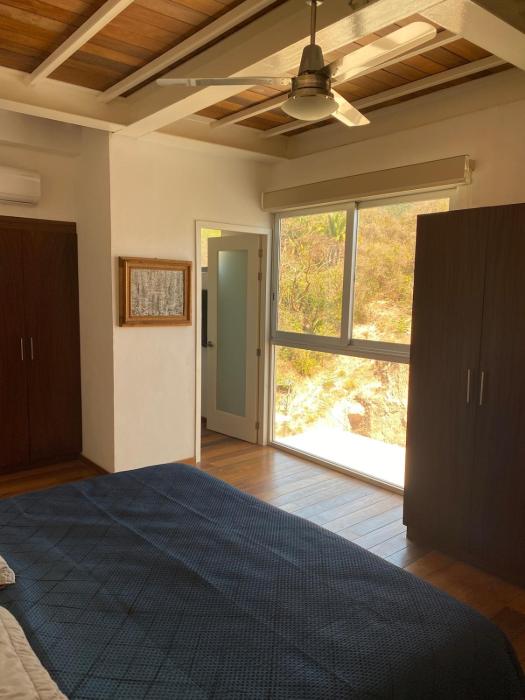 Stylish apt in stunning bldg