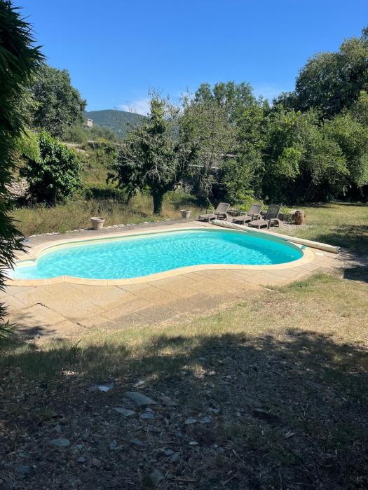 Gîte de la Croisette Sud Ardèche piscine