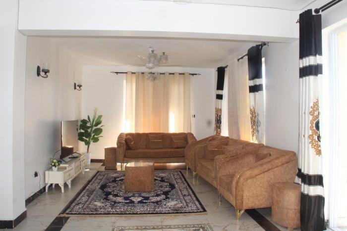 4 Bedroom Retreat, Nyali - Hyatt coast Regency