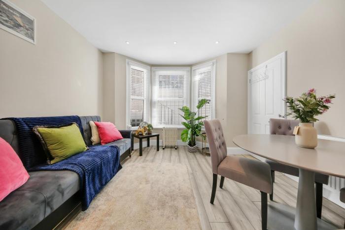 Hammersmith Flat 2 Bedrooms LGF