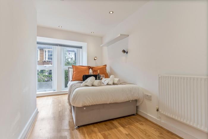 Stylish 2 Bed Flat North London