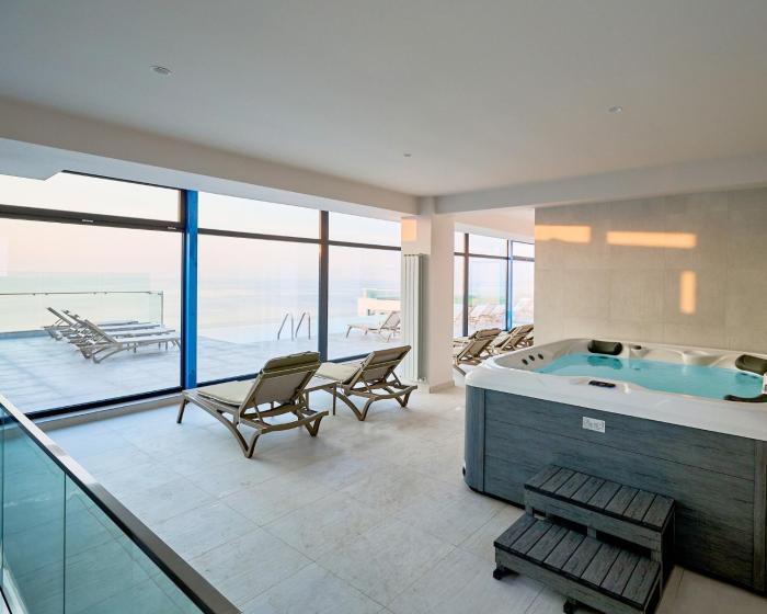 Aqua Vibes std - Infinity Pool & Spa Resort