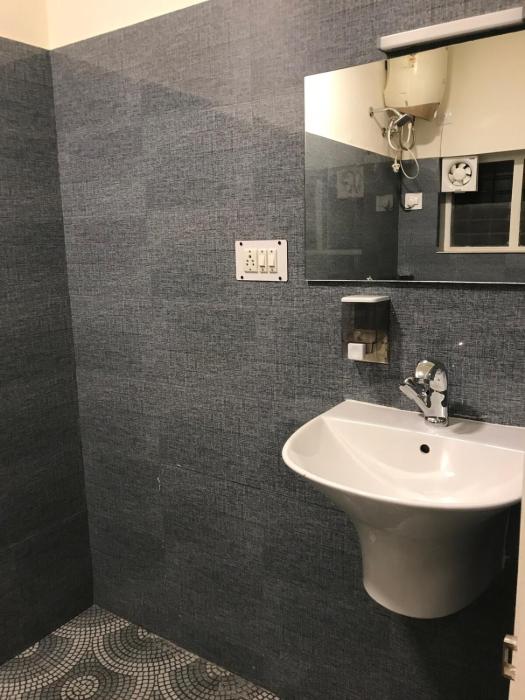 Spacious 3 bedroom - - heart of city - peaceful