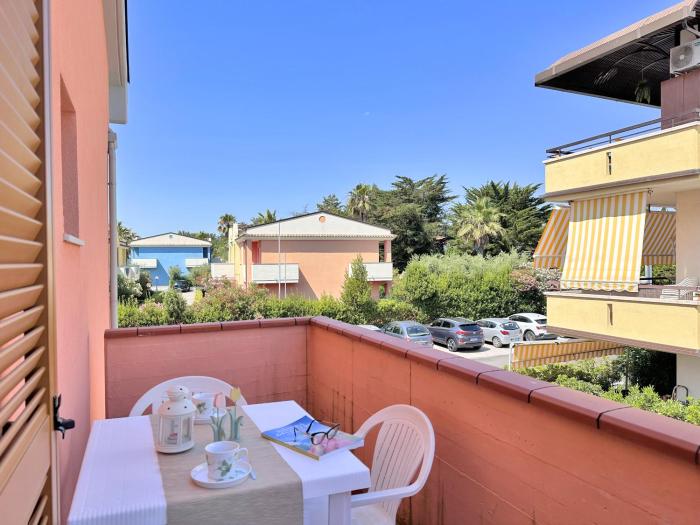 498 - Appartamento bilocale completamente ristrutturato al primo piano a Marcelli,- a soli 300 mt dal mare - climatizzato! - SPIAGGIA WHITE BEACH CLUB INCLUSA