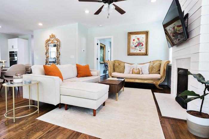 Elmwood Park Retreat Renovated 3 Bed 2 Bath DT