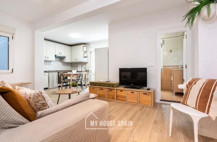 MyHouseSpain - Piso reformado con patio privado