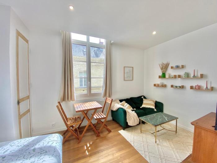 Grand studio rénové avec goût au coeur dAngers, Centre des Congrès