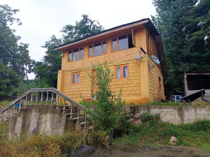 Himalayan Huts