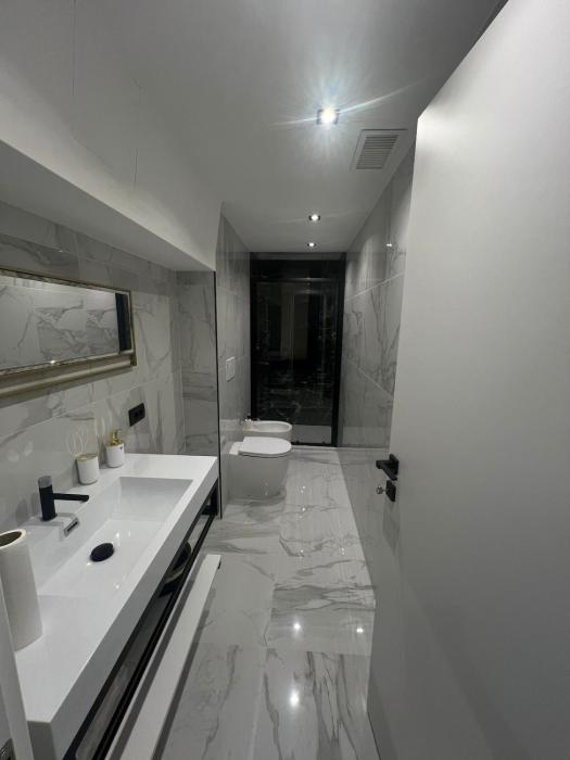 Vale House Apartment near Rho Fair