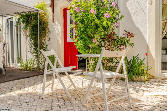 Graça Private Garden Apt, close to Tram 28, Views & São Jorge Castle