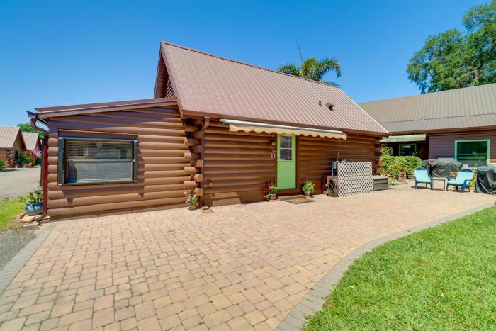Cabin w Boat Launch & Pool Access in Okeechobee