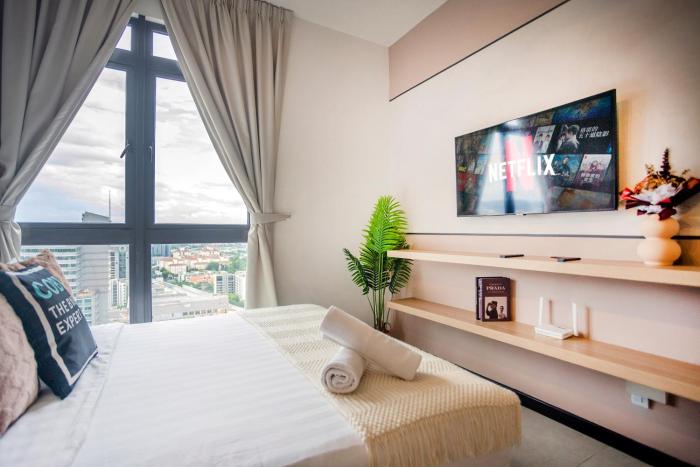 Neu Suites KL with Daily Breakfast Included