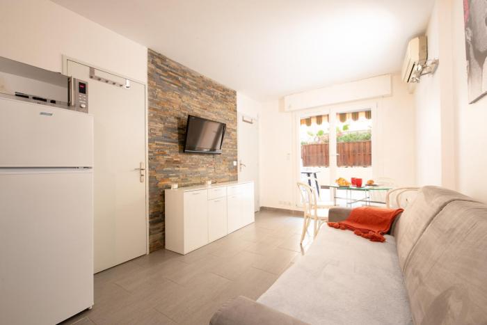 le Victoria, centre ville , plage et parking gratuit