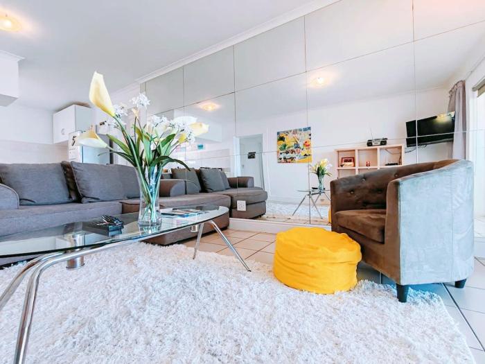 Bay Views Simons Town Apartment