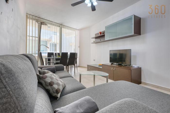 2BR Qawra Home with private balcony, Near the Sea by 360 Estates