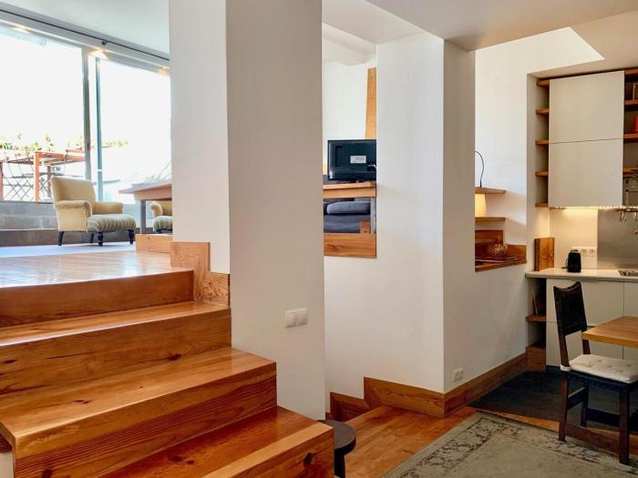 Sunny Apartment in Town with Terrace