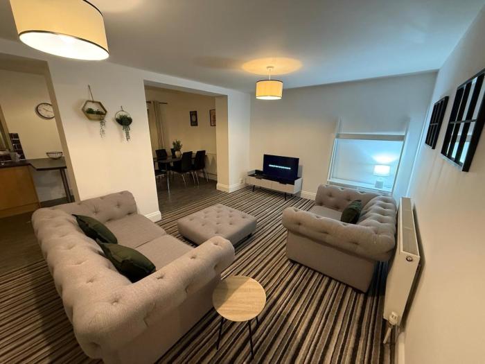 ResiLets - Newsham Road -Large 2 BR Short Stay Apartment for Holidays Contractors Visitors