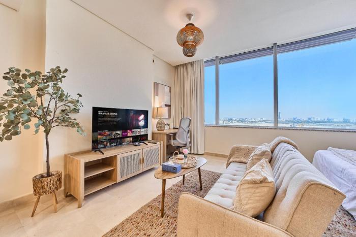 Sleek DIFC Studio Perfect for Business & Leisure