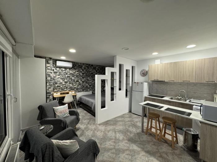 Aphrodite Studio near Athens Floisvos Marina