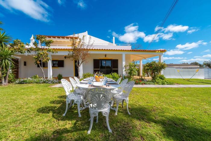 Villa 4 Quartos, Piscina, AC, Jardim, Prestige For Home