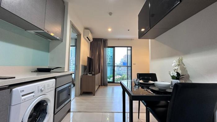 Beautiful condo, BTS Thonglor, 5mins by walking