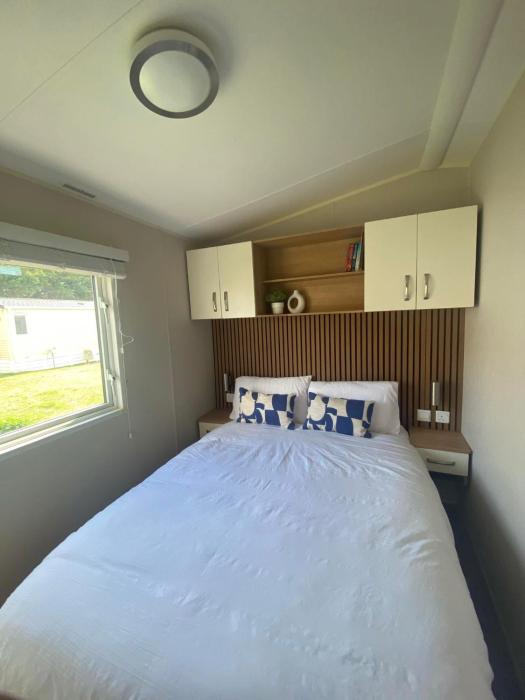 Pebbles Romney Sands