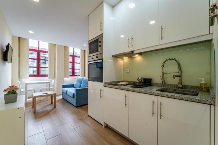 Close to Everything Your Oporto Blue PRM 2F