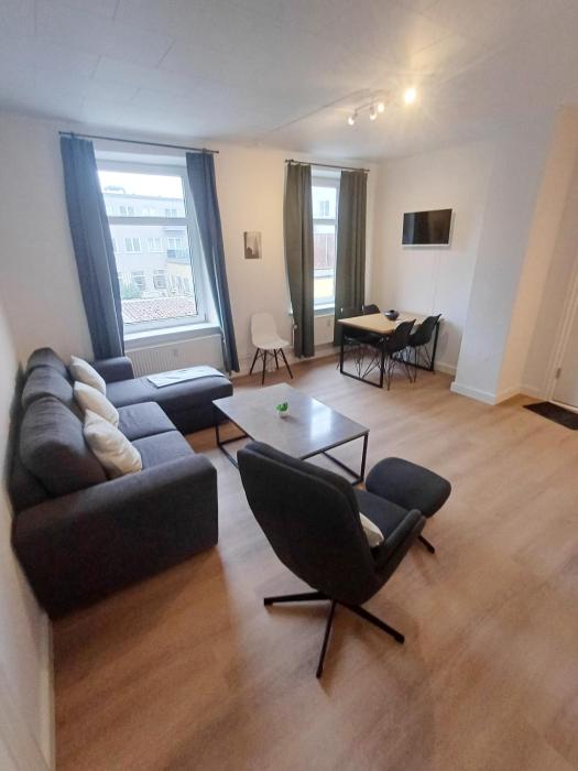2 bedroom apartment with Free private parking