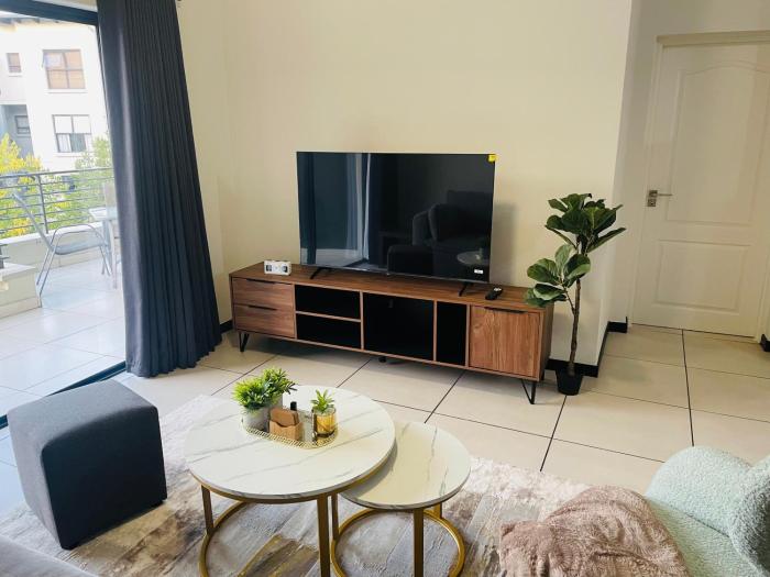 Modern Retreat & Workspace In Dainfern