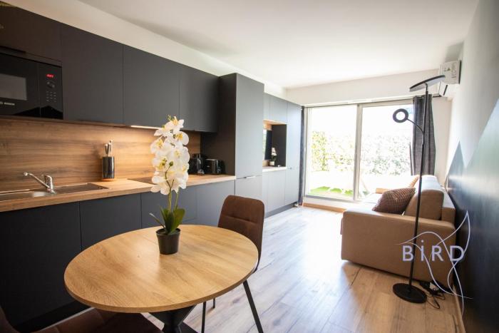 Sunny Flat in Juan les pins