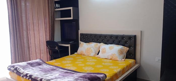 YellowDoorHomeStay