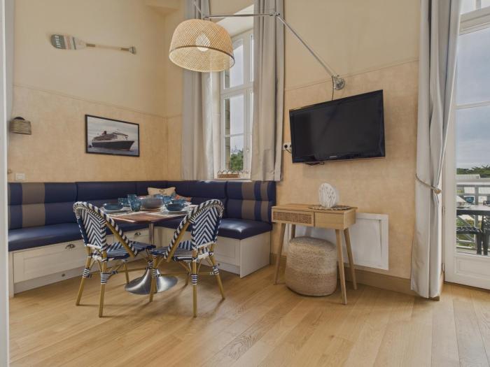 Balcon vue mer accès direct plage et piscine