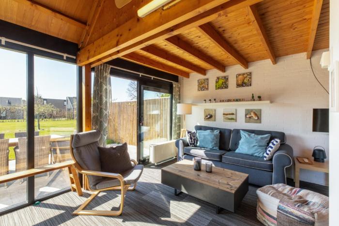 Welcome in - Vakantiehuis met ruime tuin, gezamenlijk zwembad, Haaijmanweg 5-118