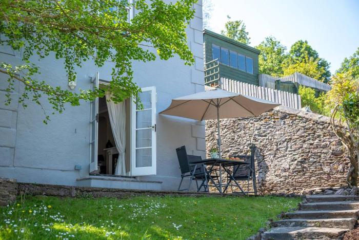 Townhouse with Garden, Parking & River Dart Views