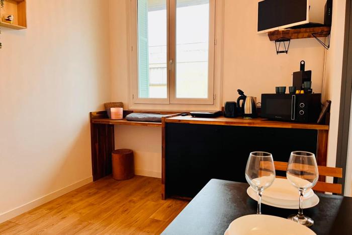 Louisa - Studio AC Close to the sea - by TGB