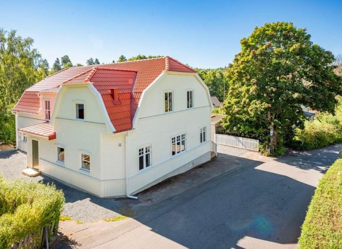 Lillberget Rymligt och modernt boende med utsikt över Tabergsberget