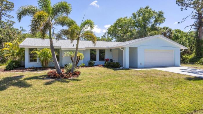 Blue Beach Bungalow