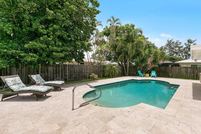 Welcome to Bolero Oasis - In the heart if Naples - Close to Beaches and Restaurants