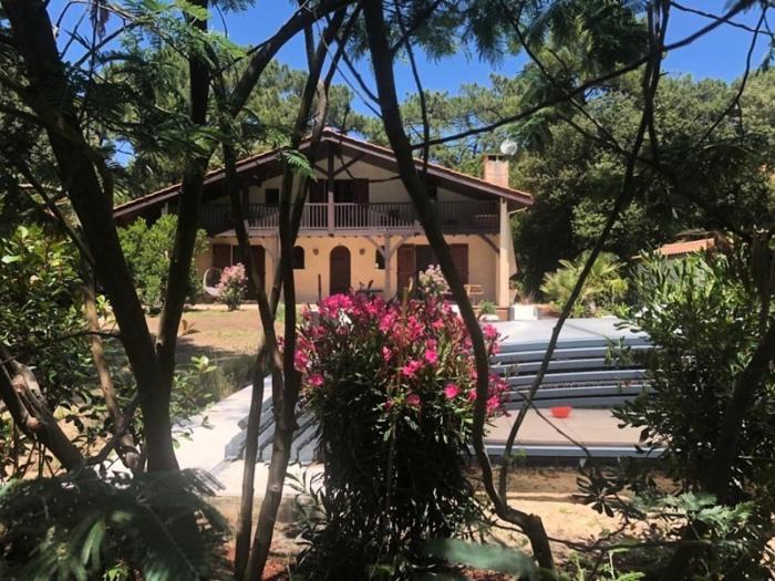 Résidence La Grande Combe - 009 - Magnifique villa avec piscine dans quartier résidentiel MAE-4501