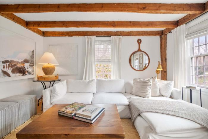 Renovated Cozy Cabin 5 Min to Beach