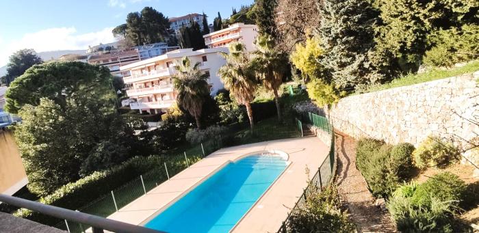 T2 clim piscine tout équipé au calme